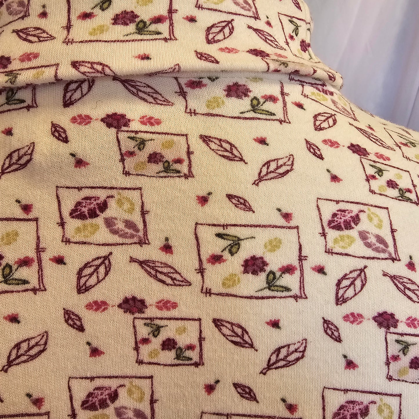 bobby brooks turtleneck multi maroon floral