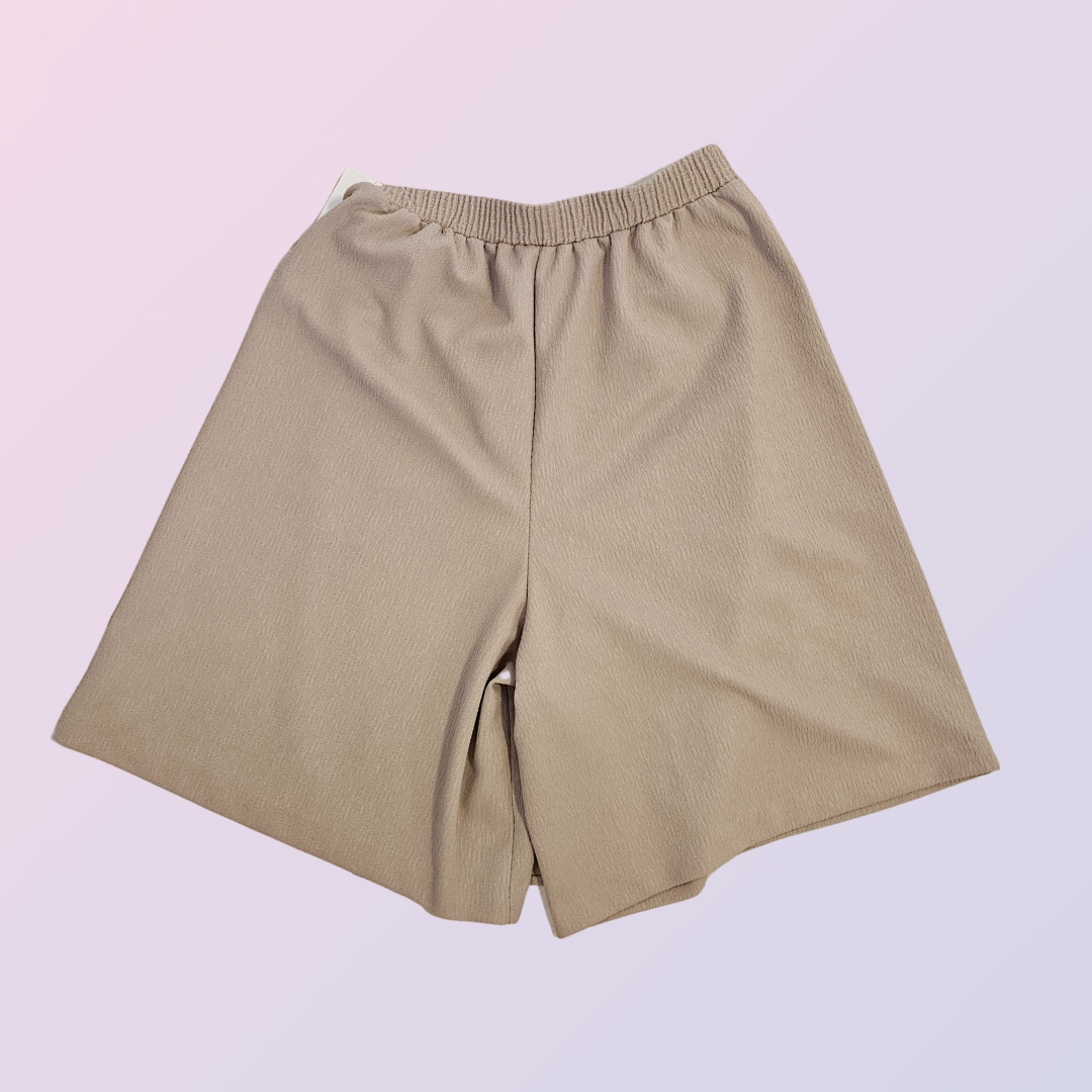 hanband for her tan skort