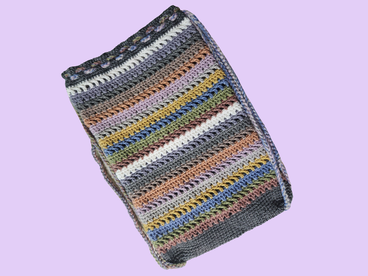 crochet X's & O's sling backpack