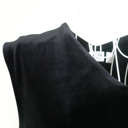 black sleeveless velvet top