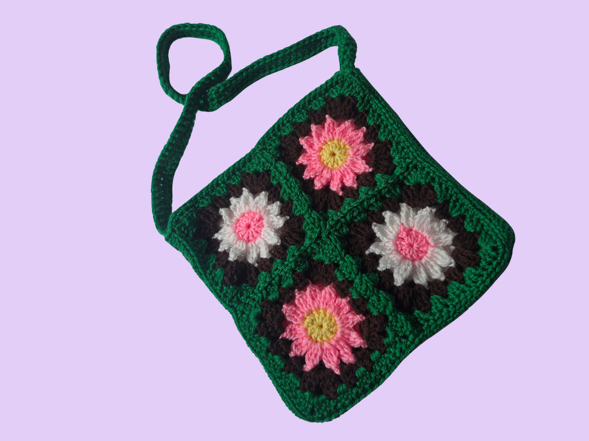 crochet daisy granny bag