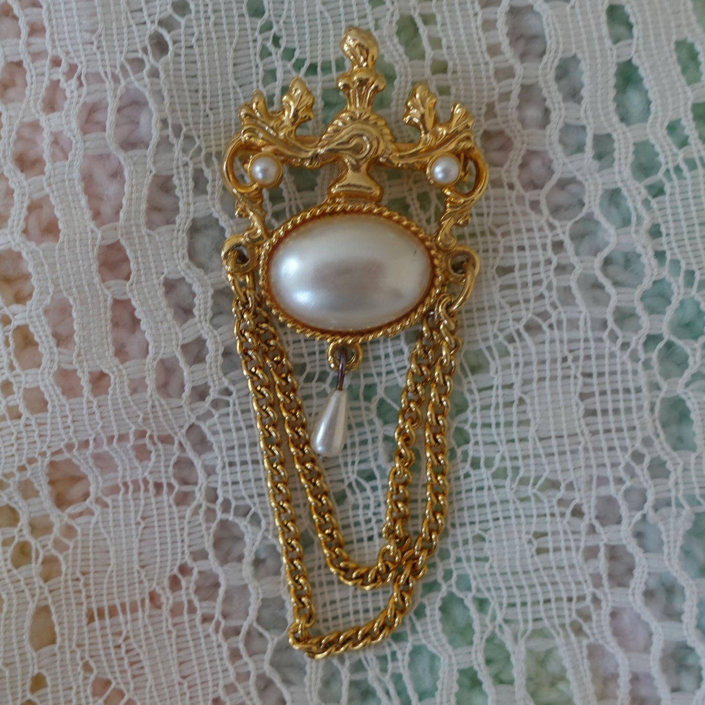 gold pearl pin
