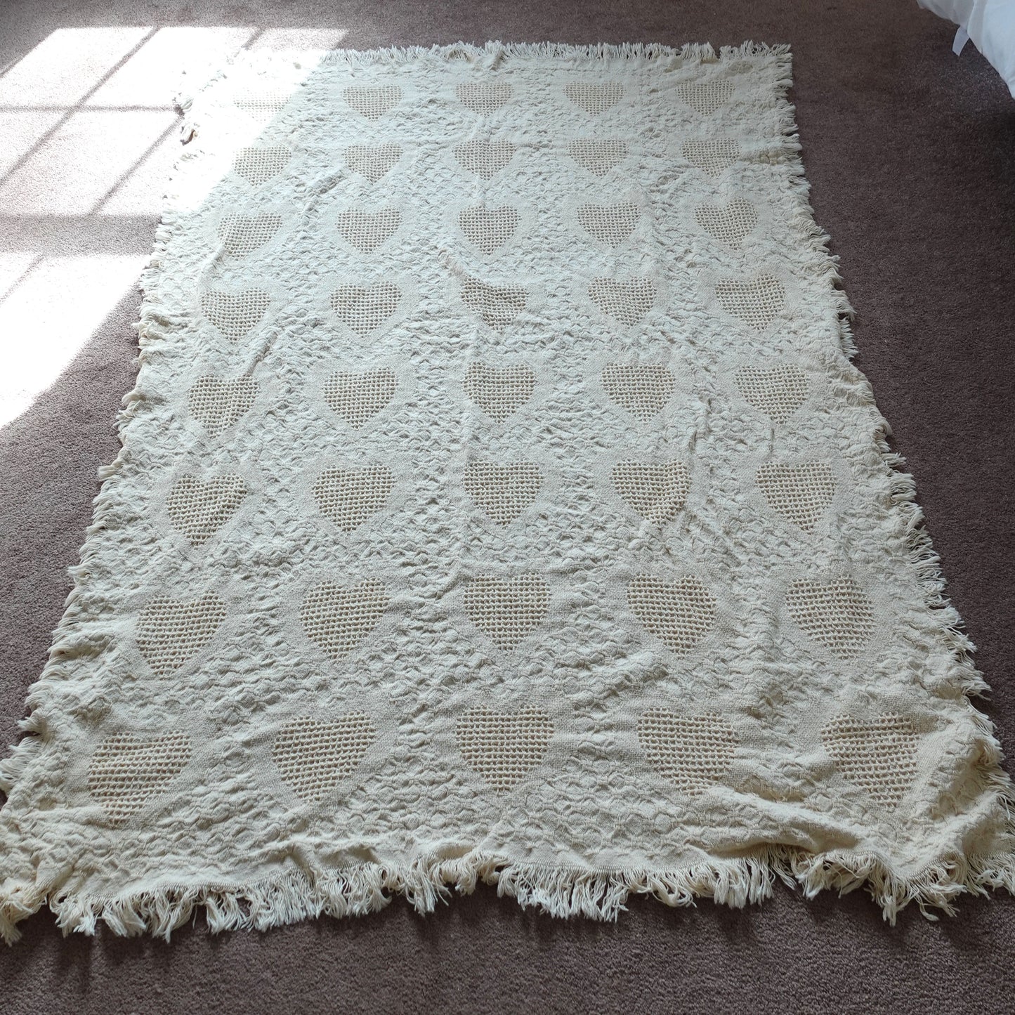 ivory heart woven blanket with fringe