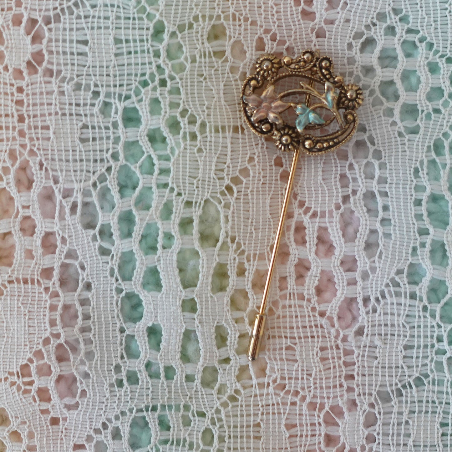gold lily hat pin