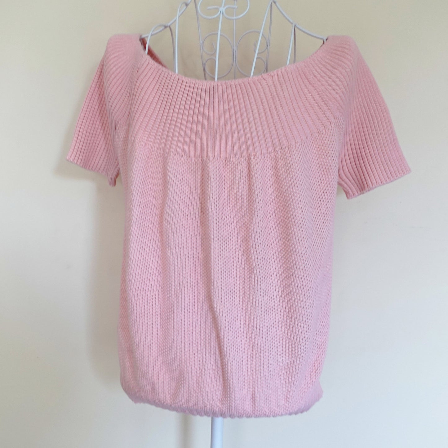 pink short sleeve knit sweater